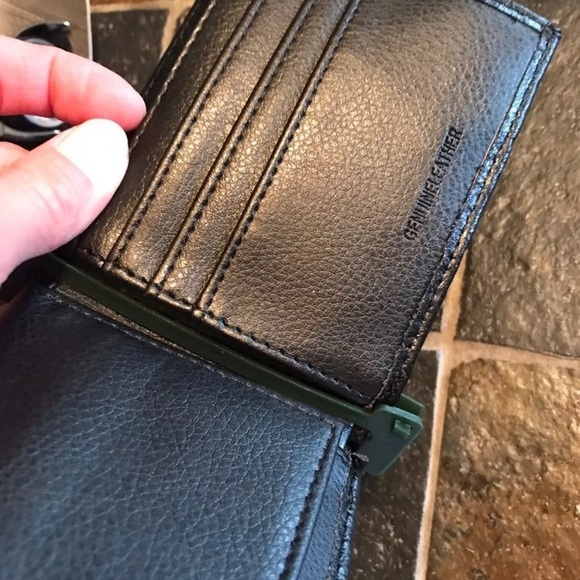 NWT Black Leather Highlander Wallet - Picture 2 of 2